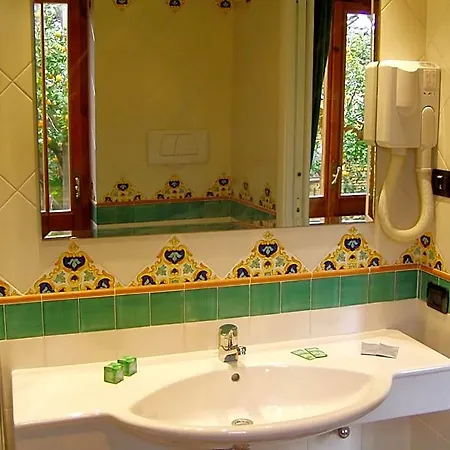 Villaggio Ξενοδοχείο με διαμερίσματα 3*