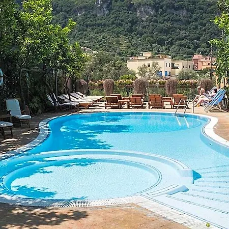 Villaggio 3* Σορέντο